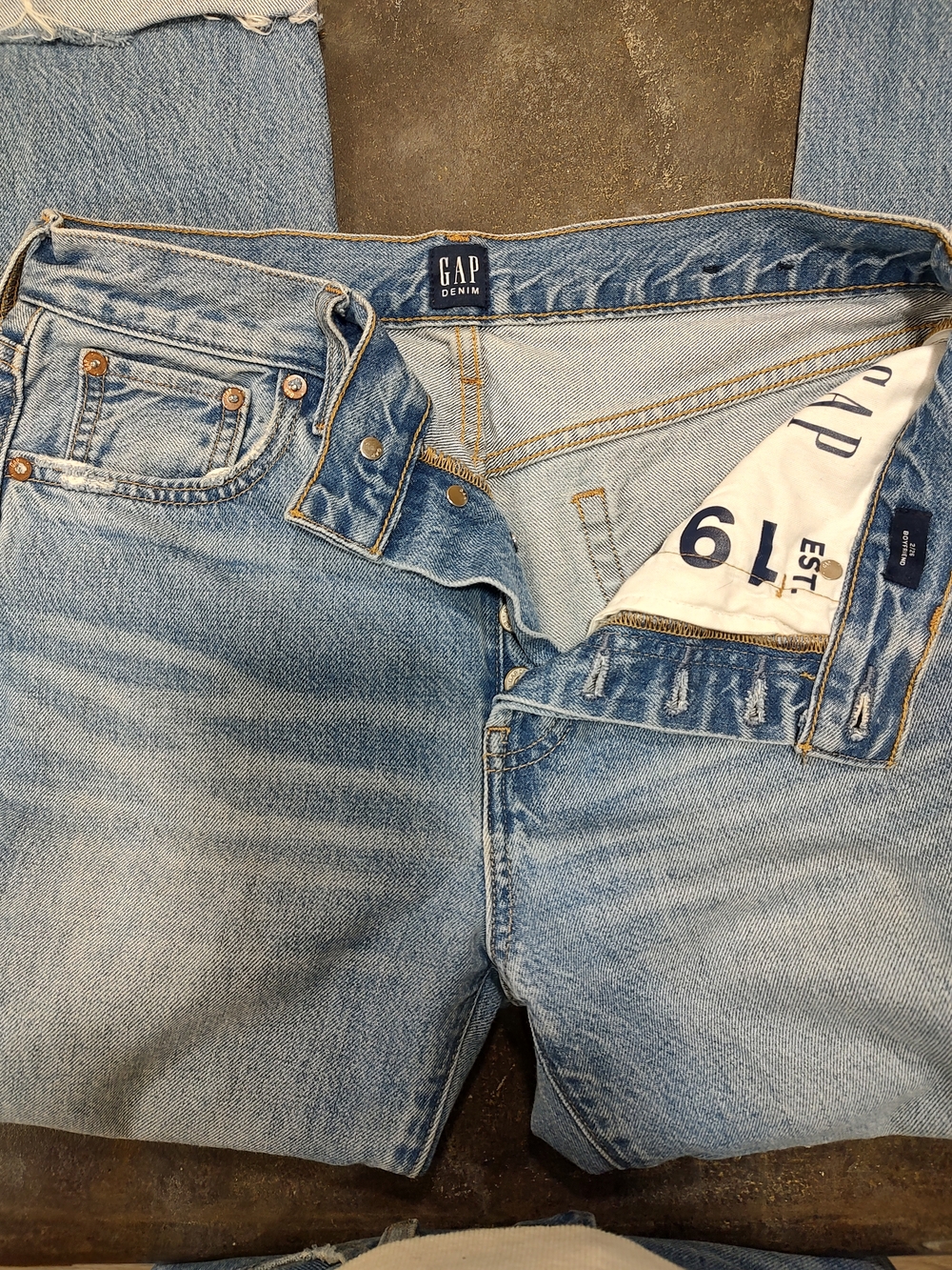 GAP Light Wash Straight Leg Women's Jeans